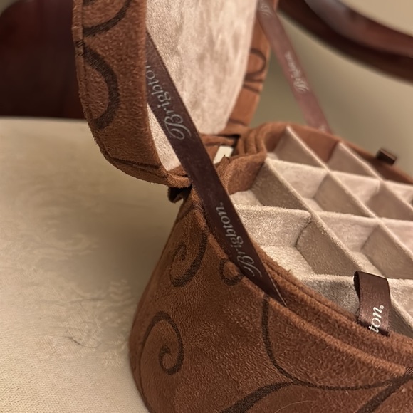 Like new Brighton suede 3-tier jewelry box in EUC, removable trays - Picture 7 of 16